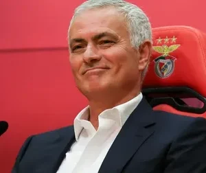 Mourinho Returns to Benfica After 25 Years to Rewrite His Legacy